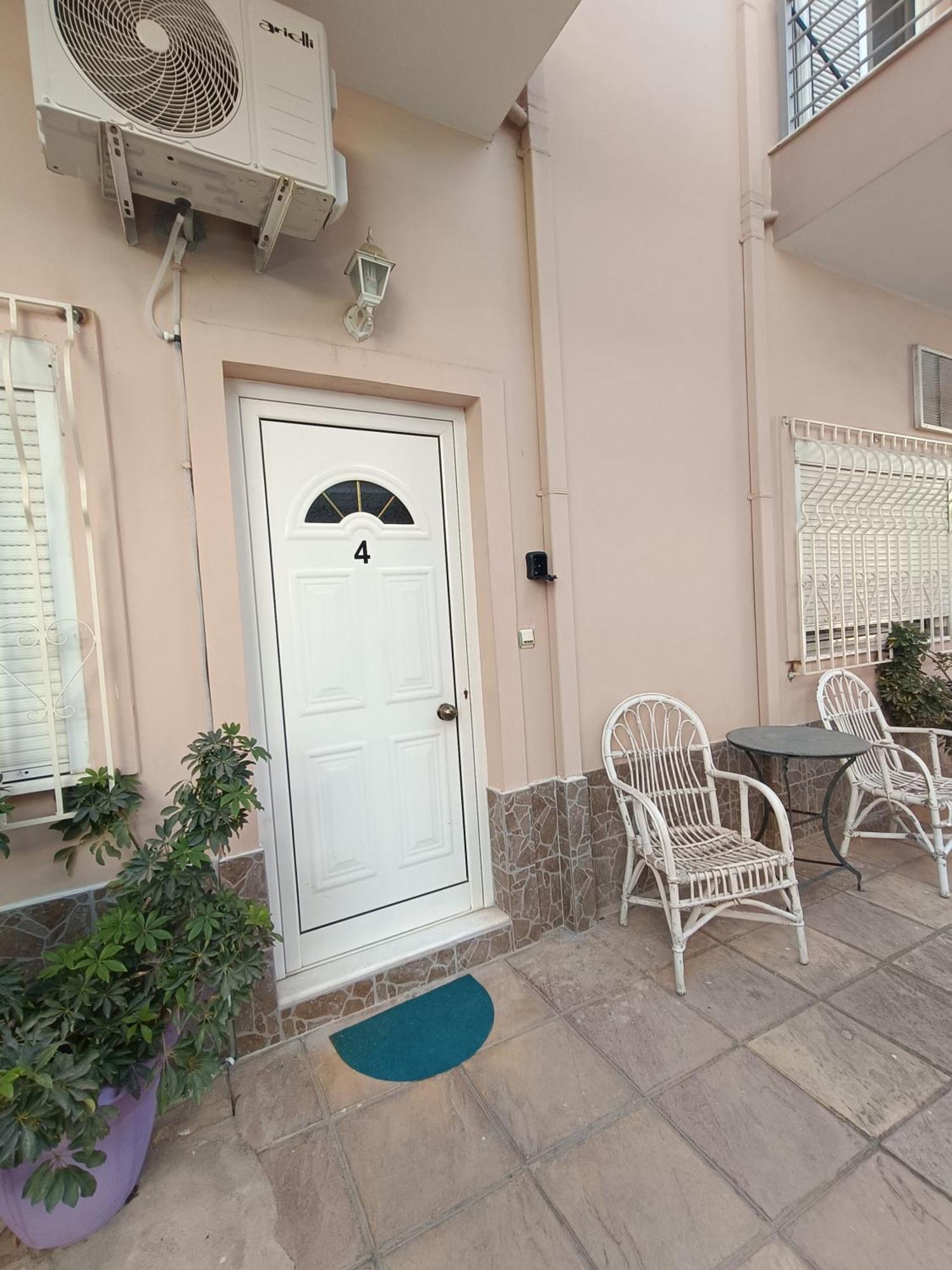 Cozy Apartment In The Center Of Aighion Achaia - Ground Floor - Ισόγειο Στουντιο آيجيون المظهر الخارجي الصورة